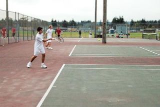 Eric McElroy fought a tough second set but eventually fell 7-1 in a tie-break in a loss to Marysville.