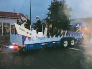 The Arlington High School Freshman Class float took top honors in the schools 2006 Homecoming parade