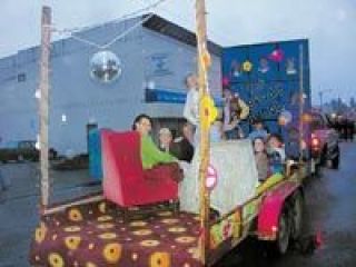 The Brady Bunch became the focus of the Arlington High School Senior Class float