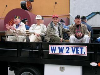 Members of Arlington American Legion Post 76 and Veterans of Foreign Wars Post 1561