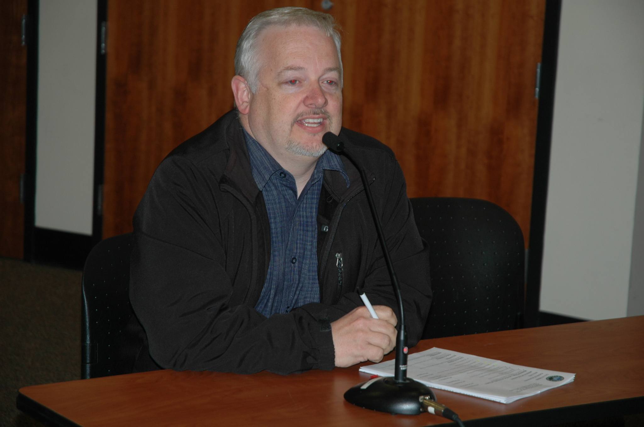 Kirk Boxleitner/Staff PhotoCity engineer Eric Scott addresses the Arlington City Council May 23.