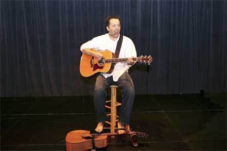 Singer/songwriter David Harsh