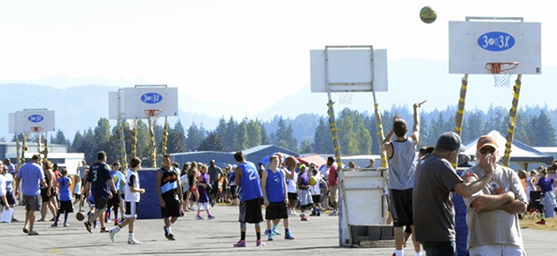 Brandon Adam/Staff PhotoHundreds of teams show up to the 3on3 Xtravaganza in Arlington.
