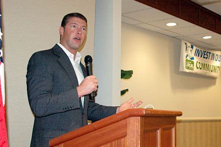 Snohomish County Executive Aaron Reardon spoke to members of the Arlington-Smokey Point Chamber of Commerce on Tuesday