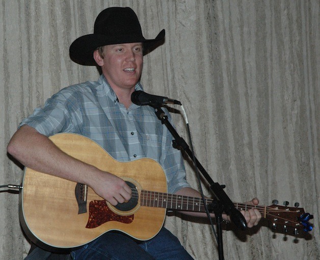 Country musician Jesse Taylor plays for a Jan. 4 benefit concert to support fellow Arlingtonian Lacey Ernst's heart transplant expenses.