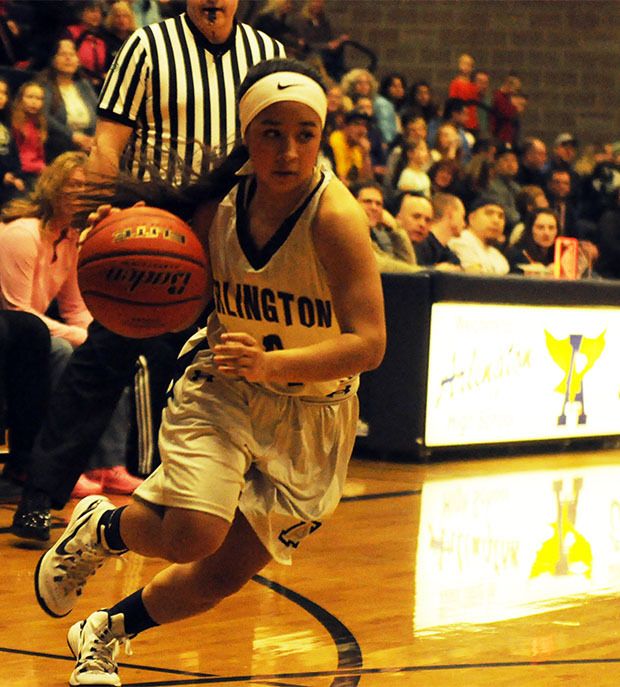 Arlington's Serafina Balderas drives inside Shorecrest's court.