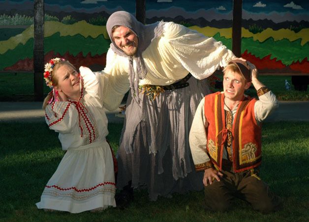 Hailey Kelm Thomas as Gretel