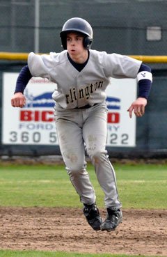 Arlington shortstop Clay Trushinsky takes a lead off second base.