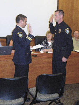Arlington police swear in newest officer