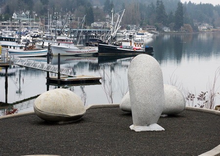 Arlington sculptor adds ‘Mussel Beach’ to Gig Harbor