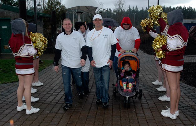 Lakewood High School cheerleaders congratulate