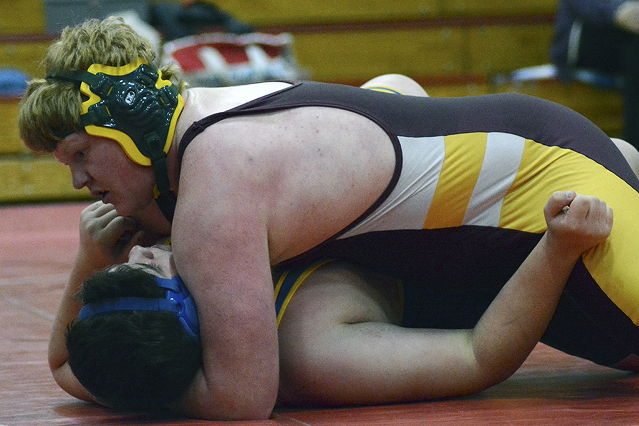 Marysville Getchell defeats Lakewood in Charger Duals tournament (slide show)