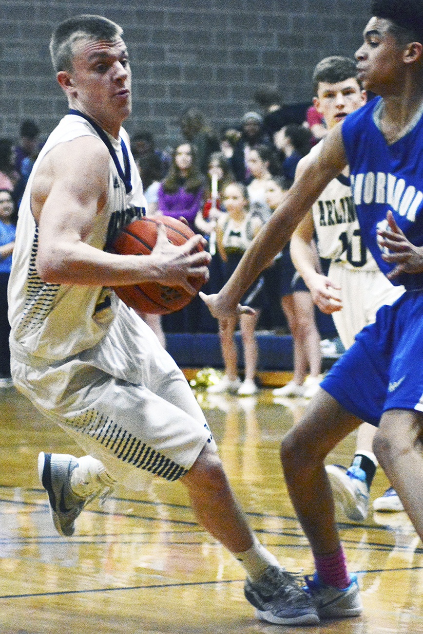 Second-half rally surges Eagles over Thunderbirds in basketball