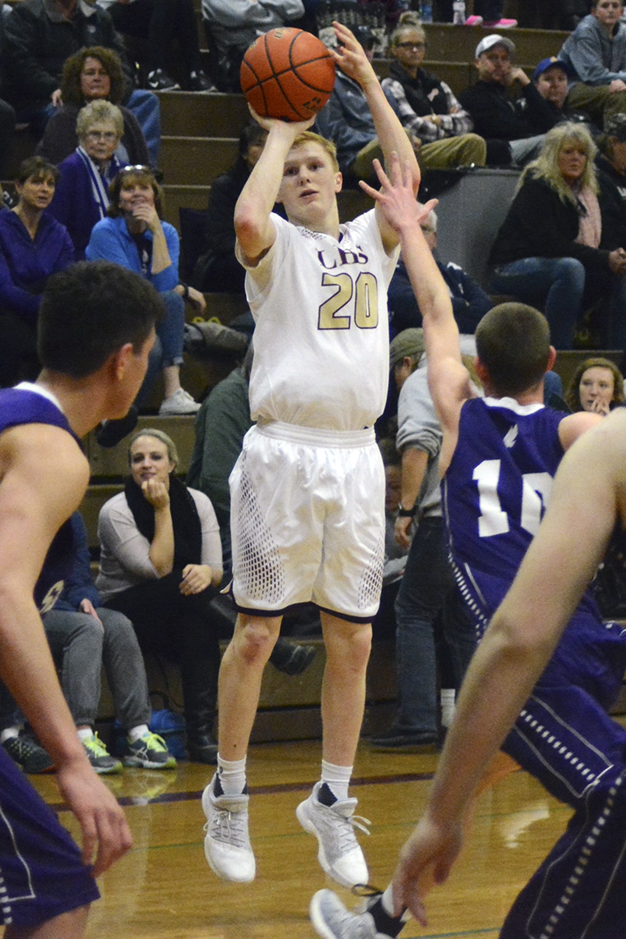 Lakewood’s Kaleb Duitsman attempts to get a shot off. Brandon Adam/Staff Photo