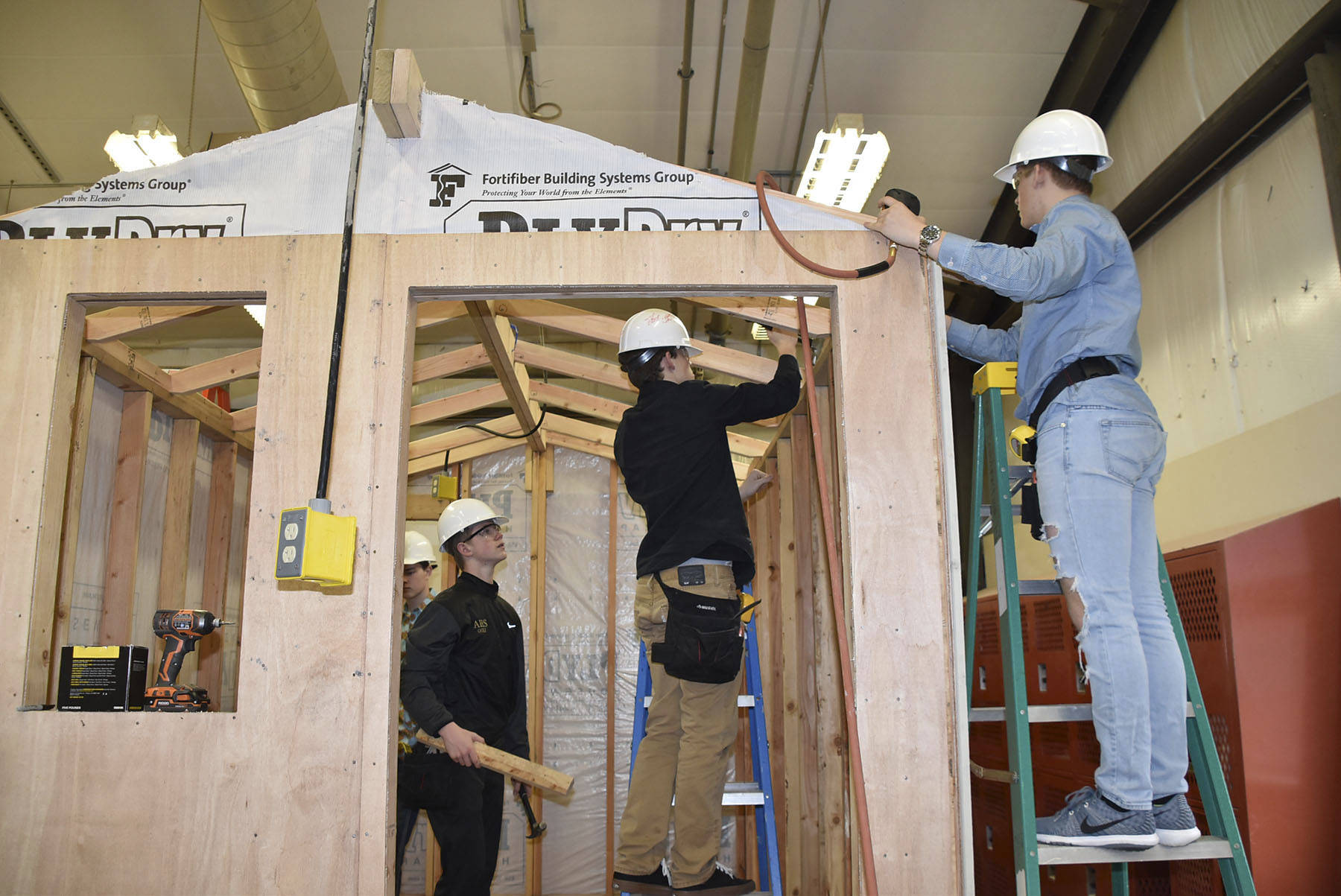 AHS students gain valuable building skills while helping homeless