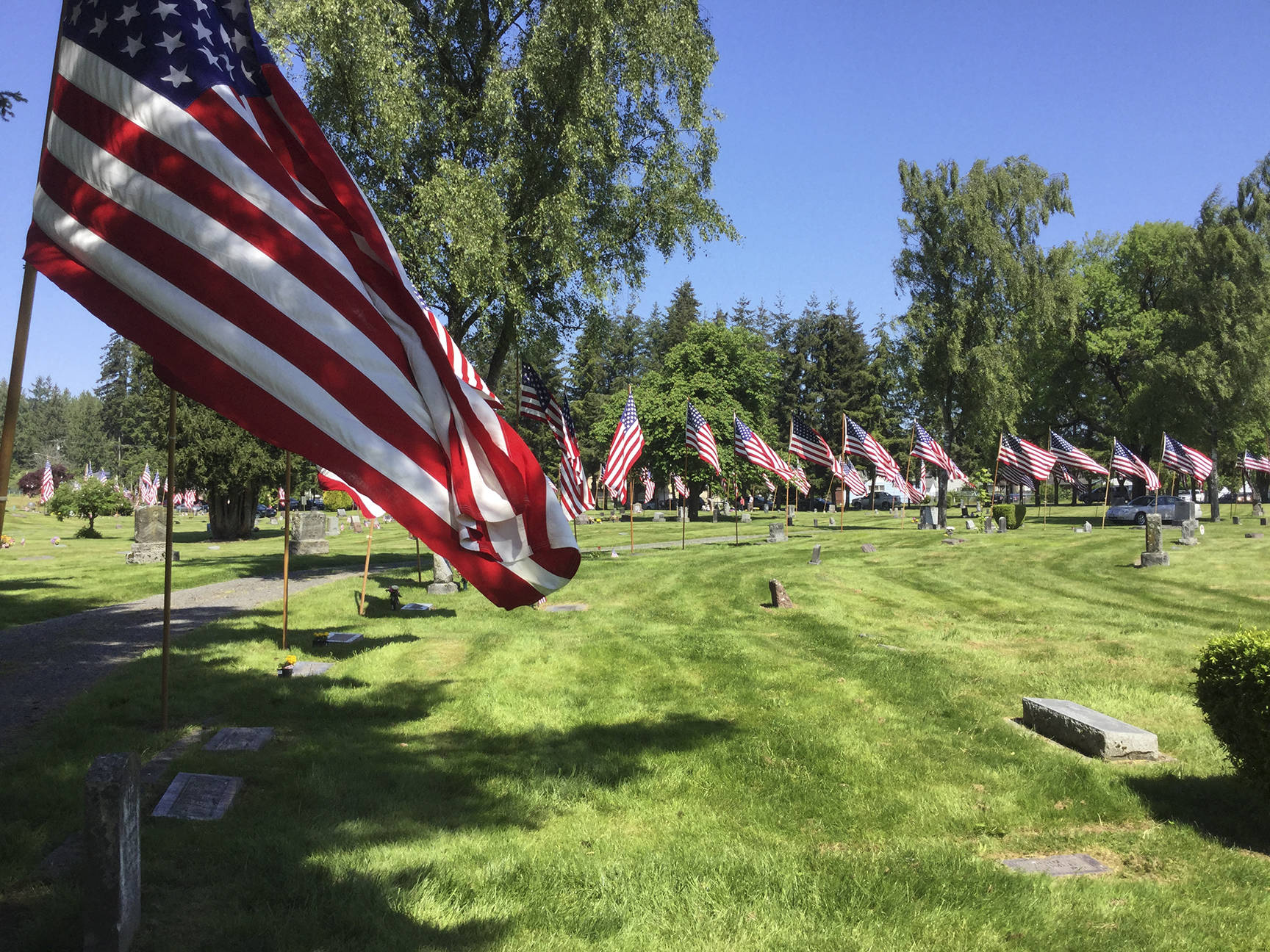 Arlington parade, ceremony honor fallen soldiers (Slide show