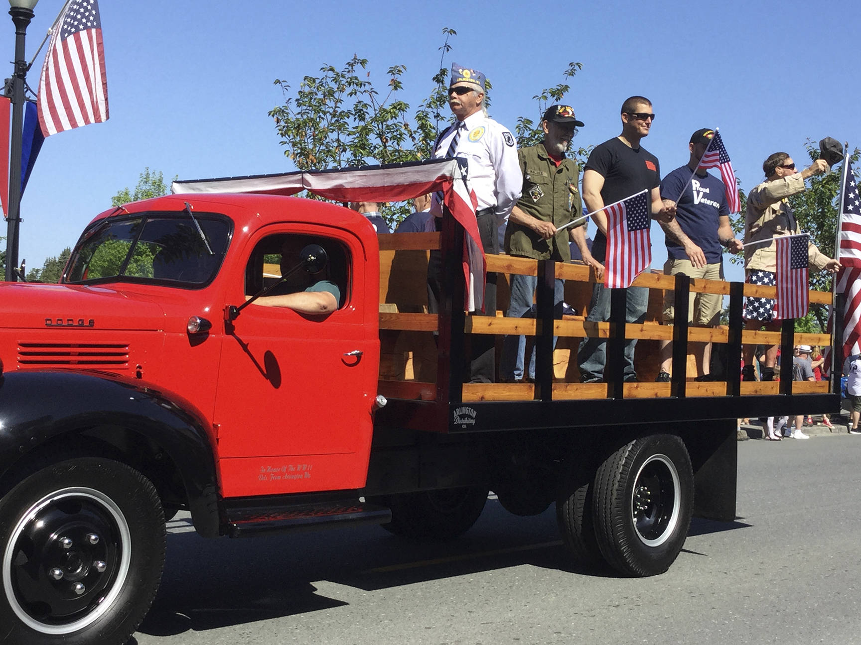 Arlington parade, ceremony honor fallen soldiers (Slide show