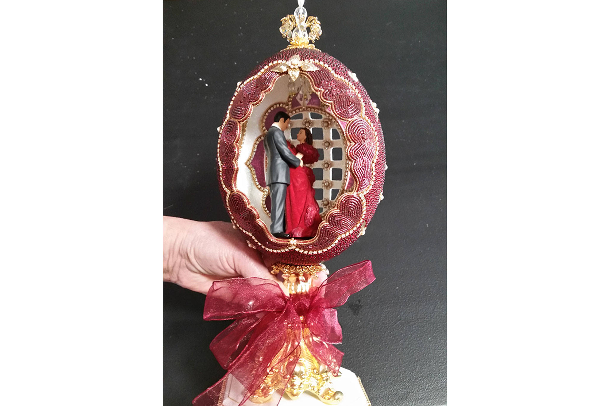 A dozen reasons to like egg art; they make it look overly easy (slide show)