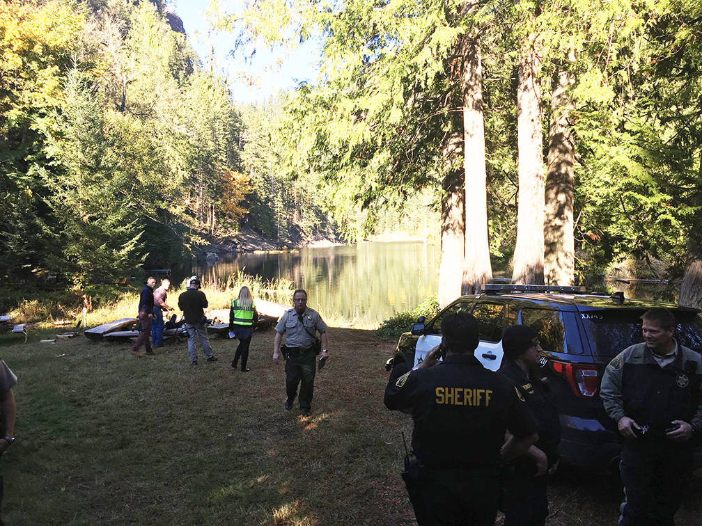 M.E. ID’s Arlington pilot, 70, who drowned after copter crash into King Lake