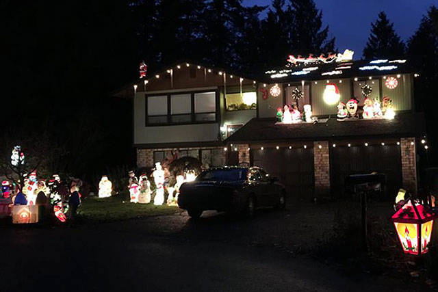 Win a prize, enter Christmas Lights Contest
