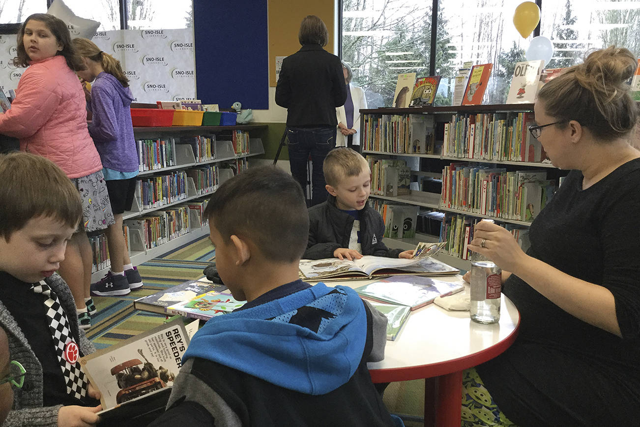 New Lakewood-Smokey Point Library celebrates grand opening