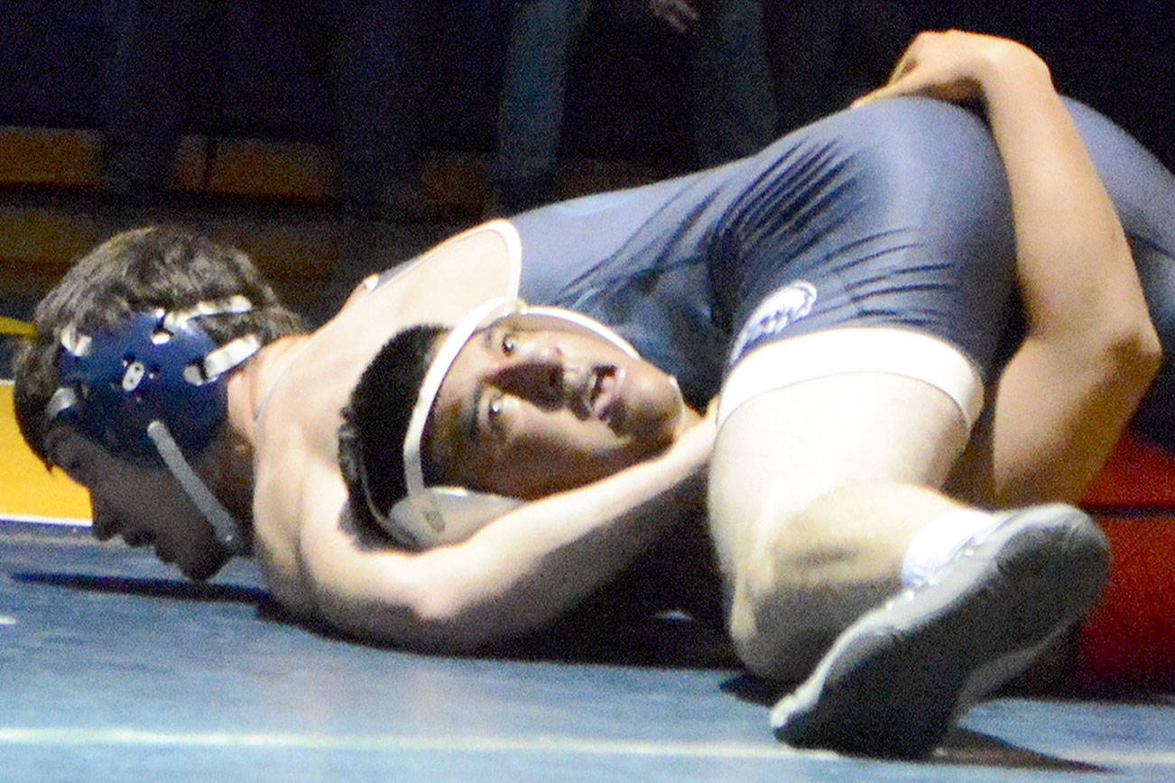 Eagles lose big lead, fall to Panthers (slide show)