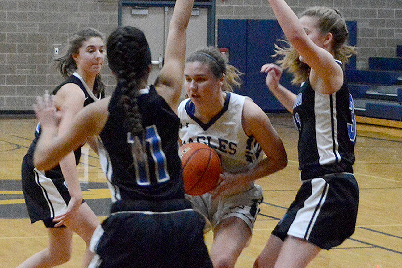 Arlington’s scrappy defense deflates Shorewood