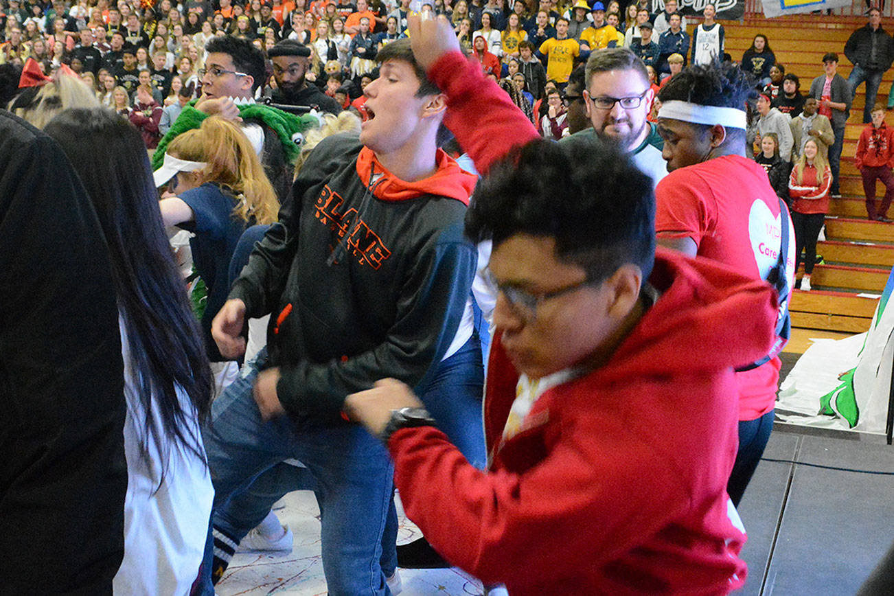 Spirit alive at Interhigh gathering at M-P for leadership students (slide show)