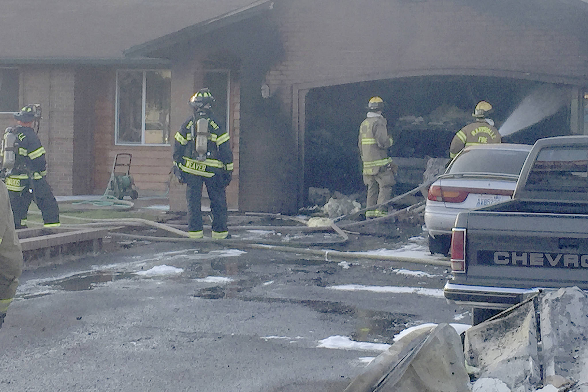 Fire damages Marysville home, 3 cars