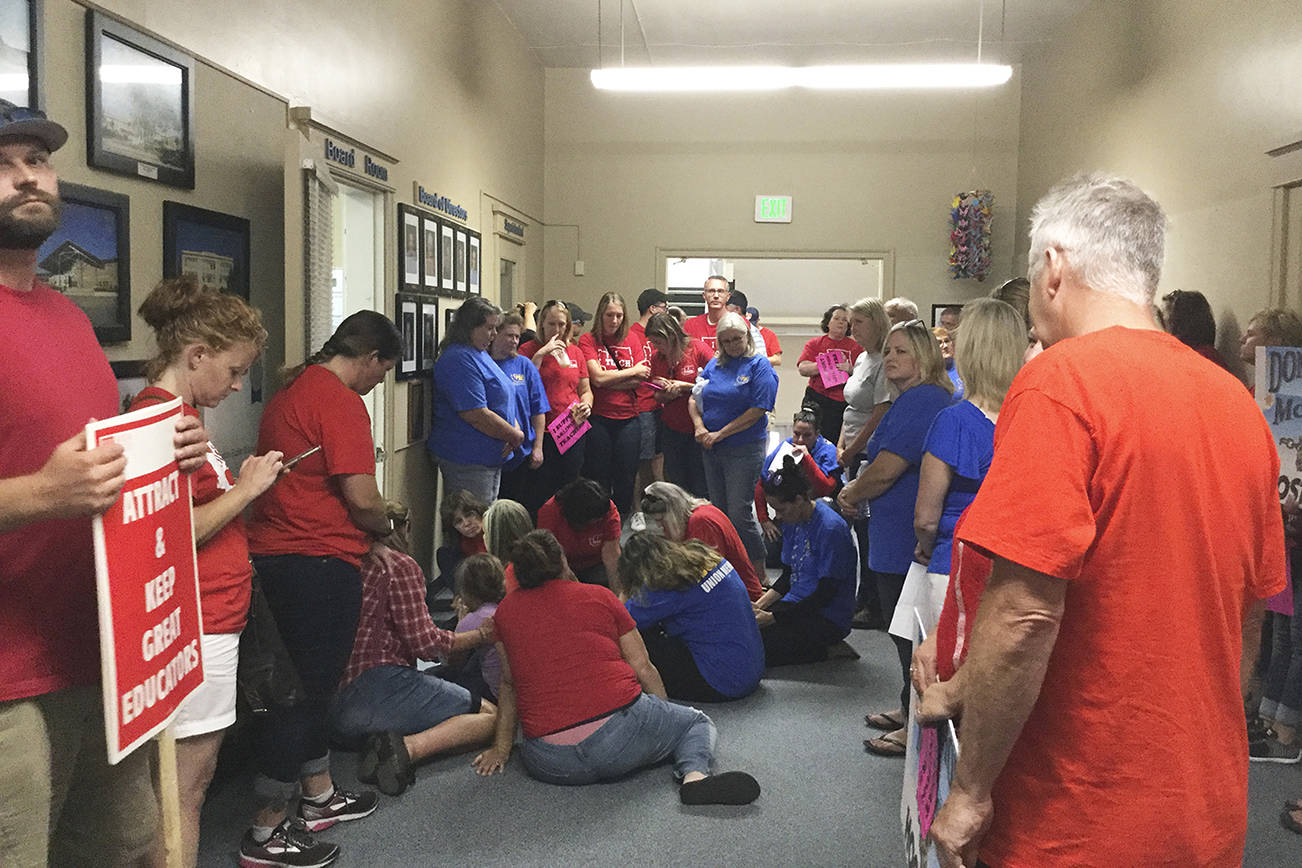 Arlington teachers union, district far apart on pay in post-McCleary contract