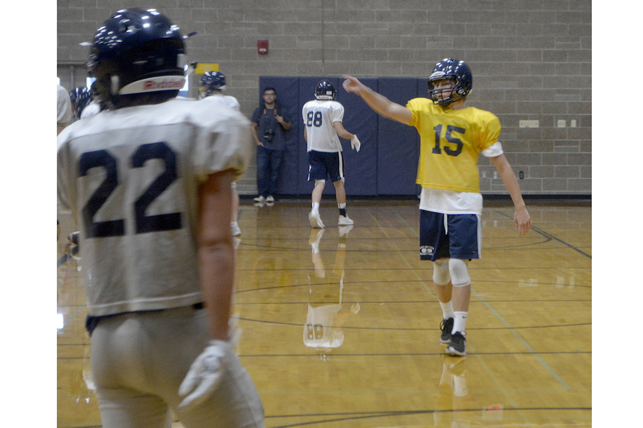 Despite the haze, it’s crystal clear who the Eagles QB is (slide show)