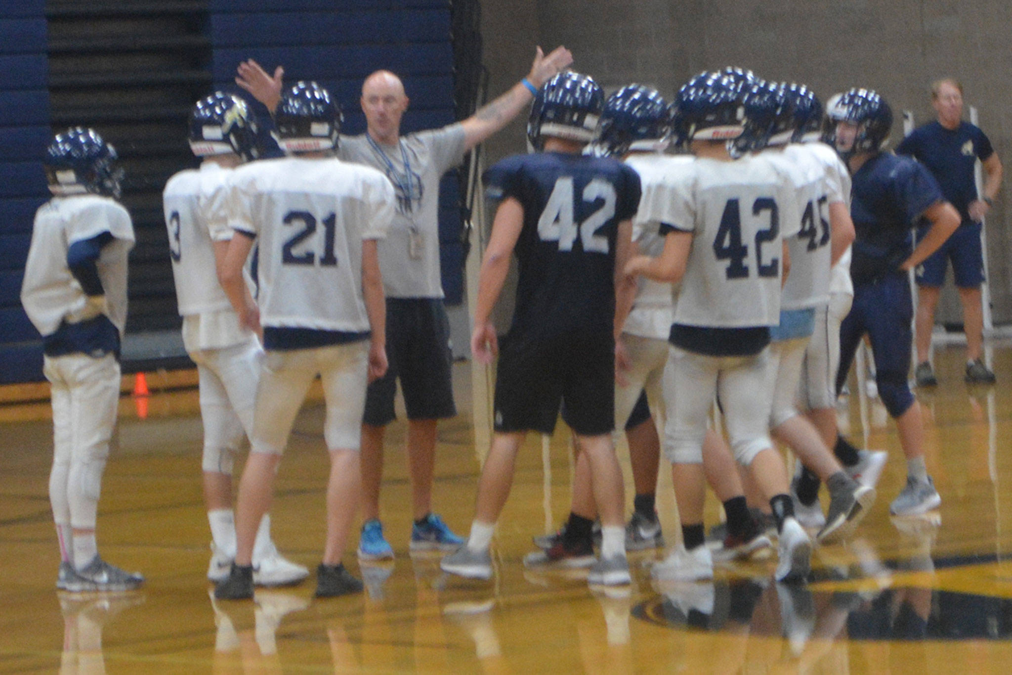 Despite the haze, it’s crystal clear who the Eagles QB is (slide show)