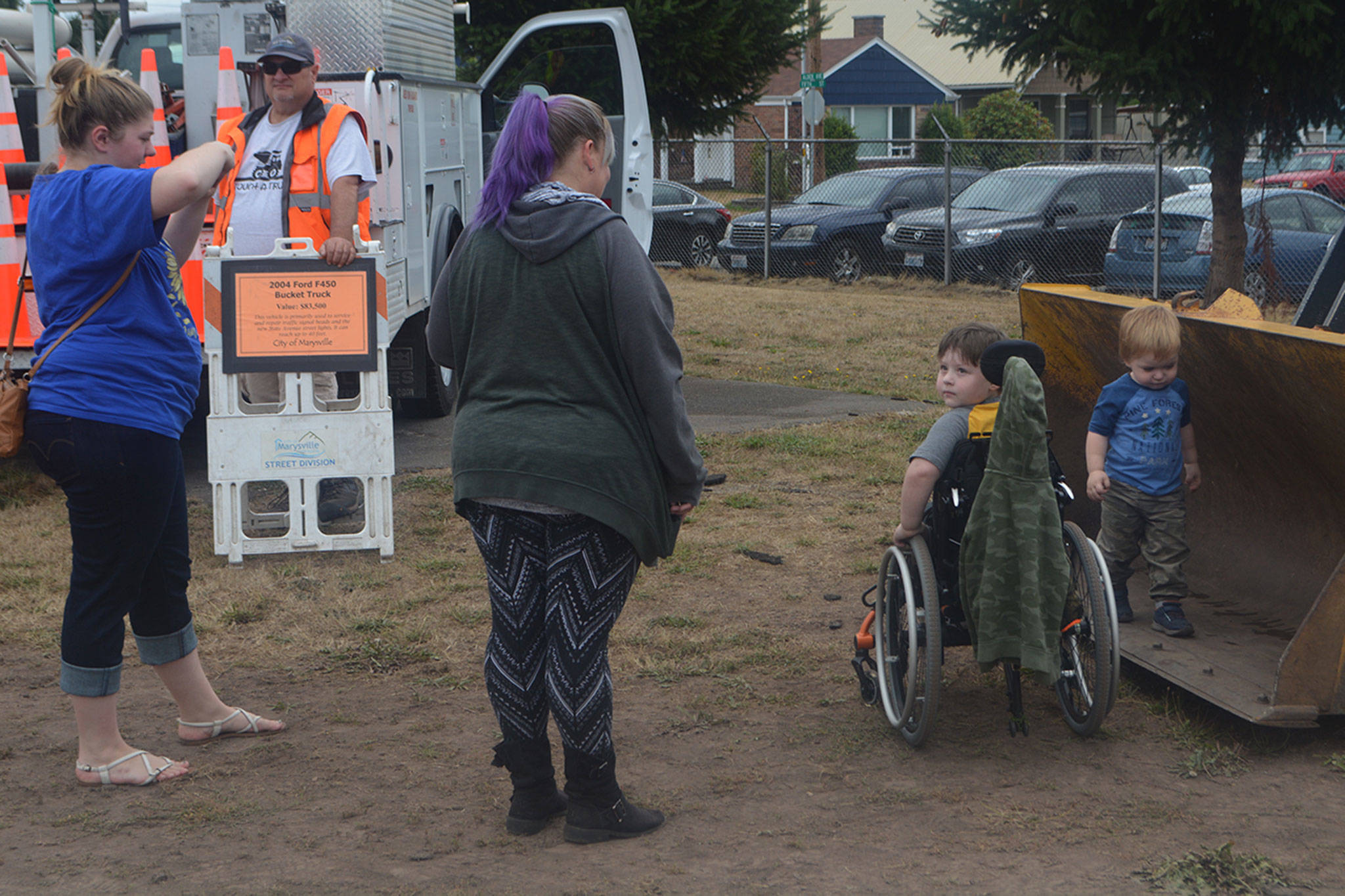 A lotta kids touch a lotta trucks at Marysville event (slide show)