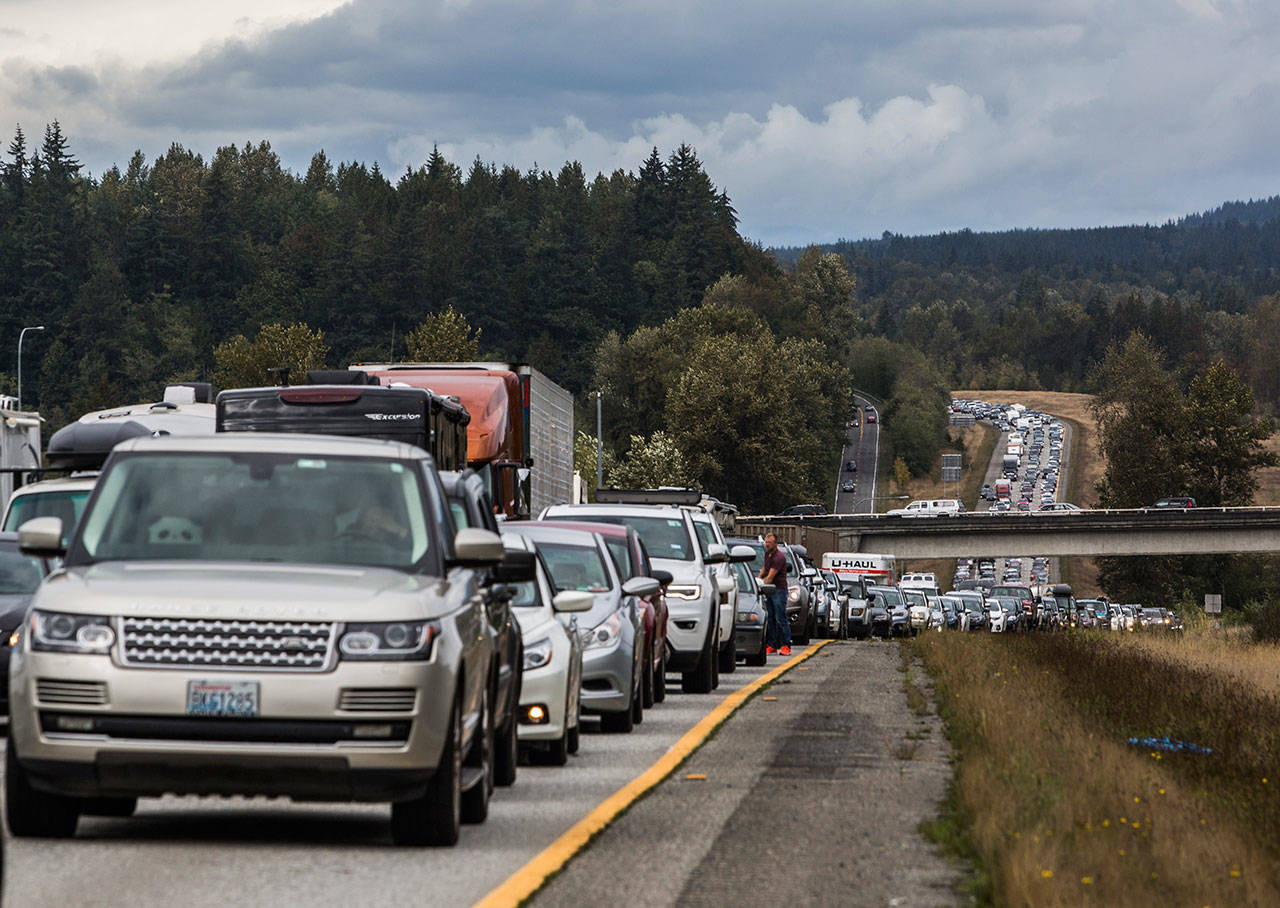 Crash closes I-5 southbound for hours Sunday