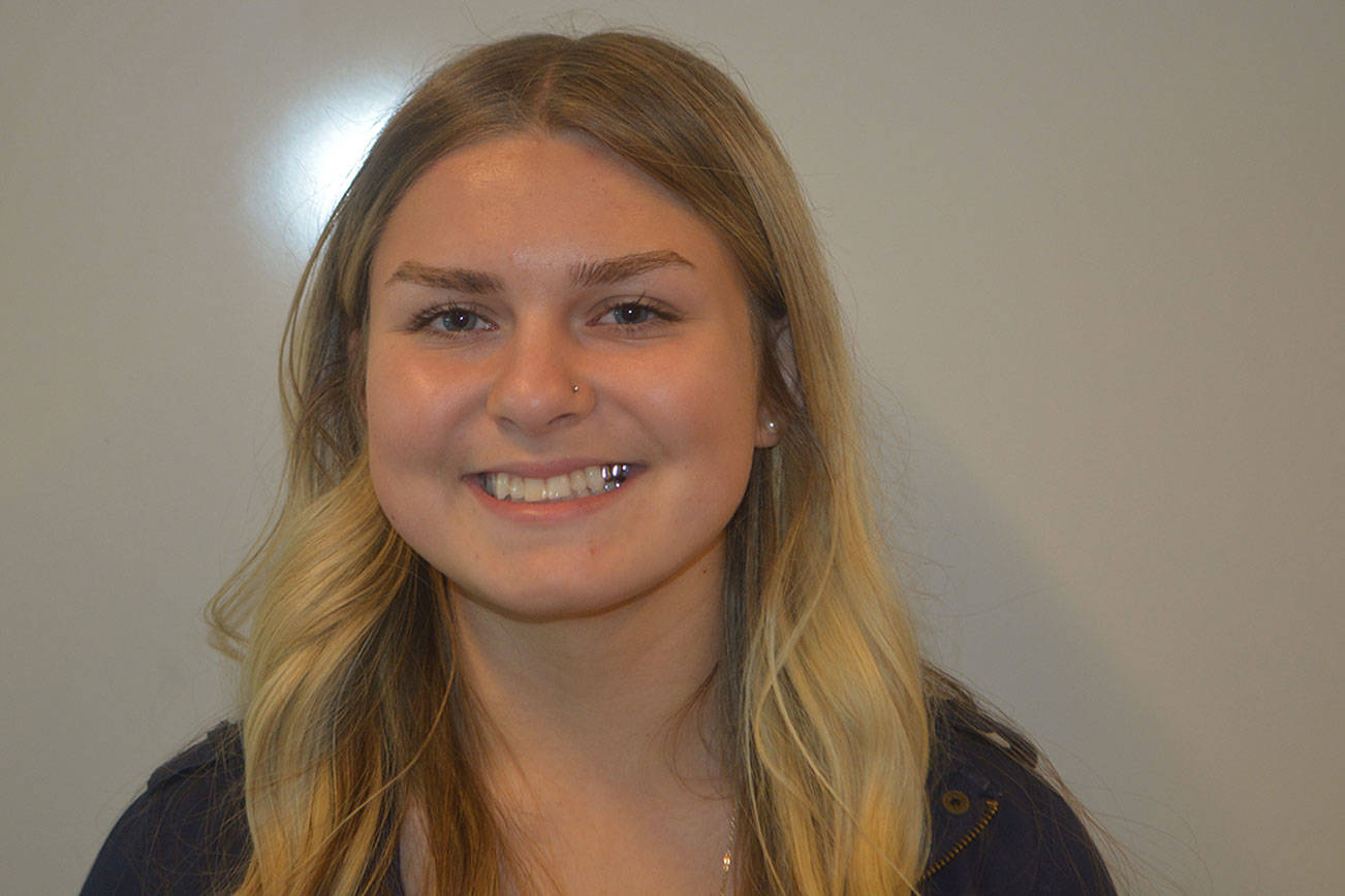 2 MG students honored