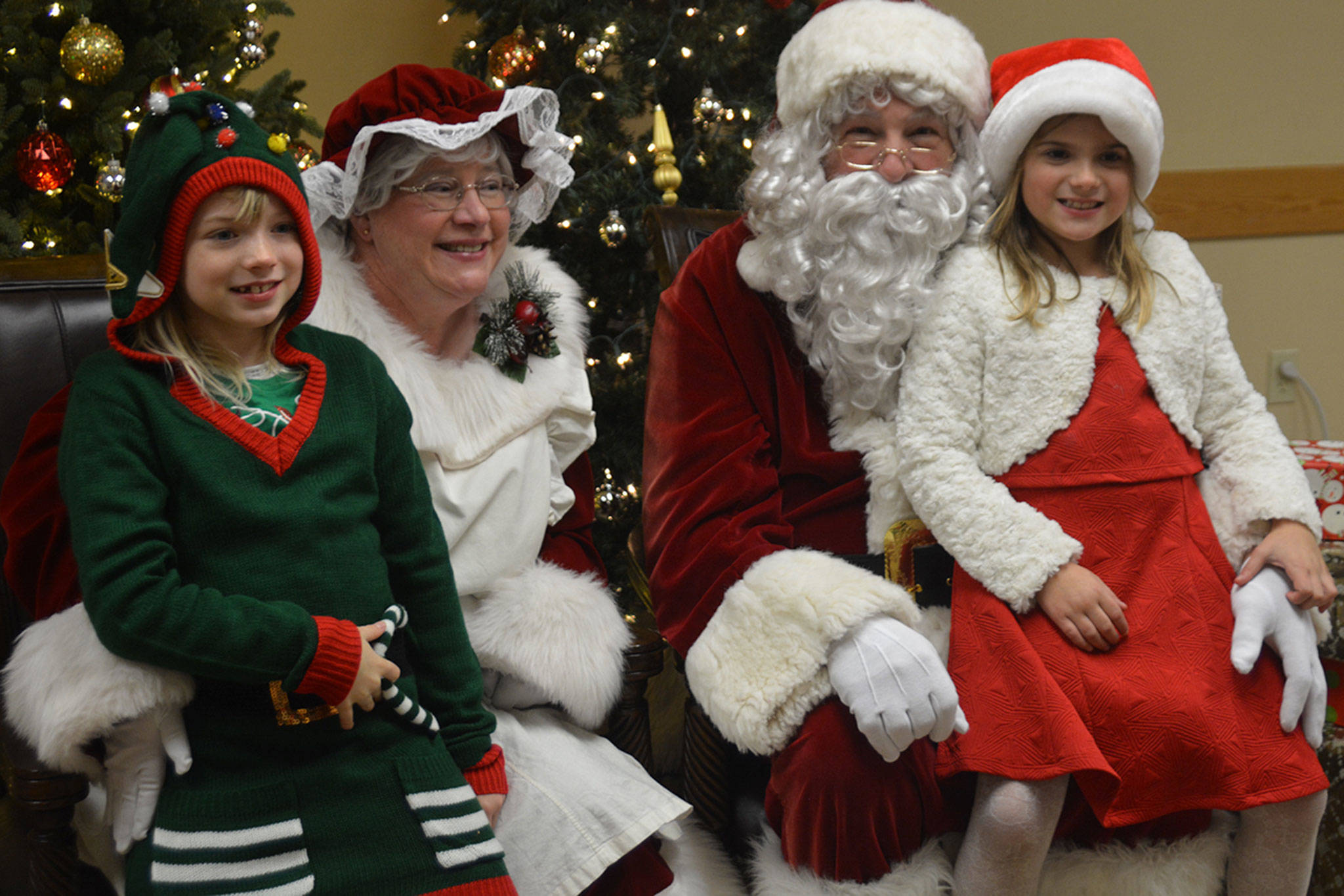10,000 turn out for Merrysville for the Holidays (slide show)