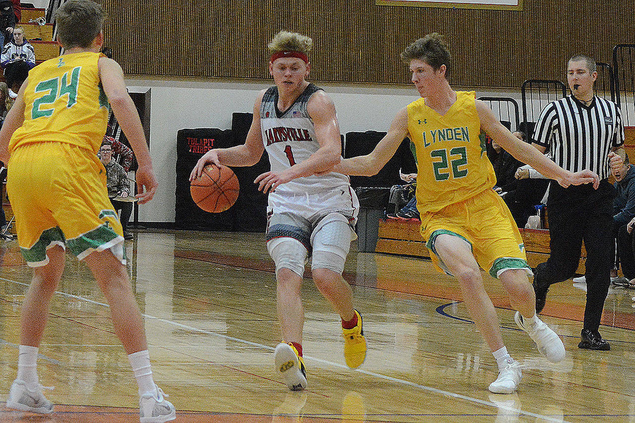 Lions roar past M-P (slide show)