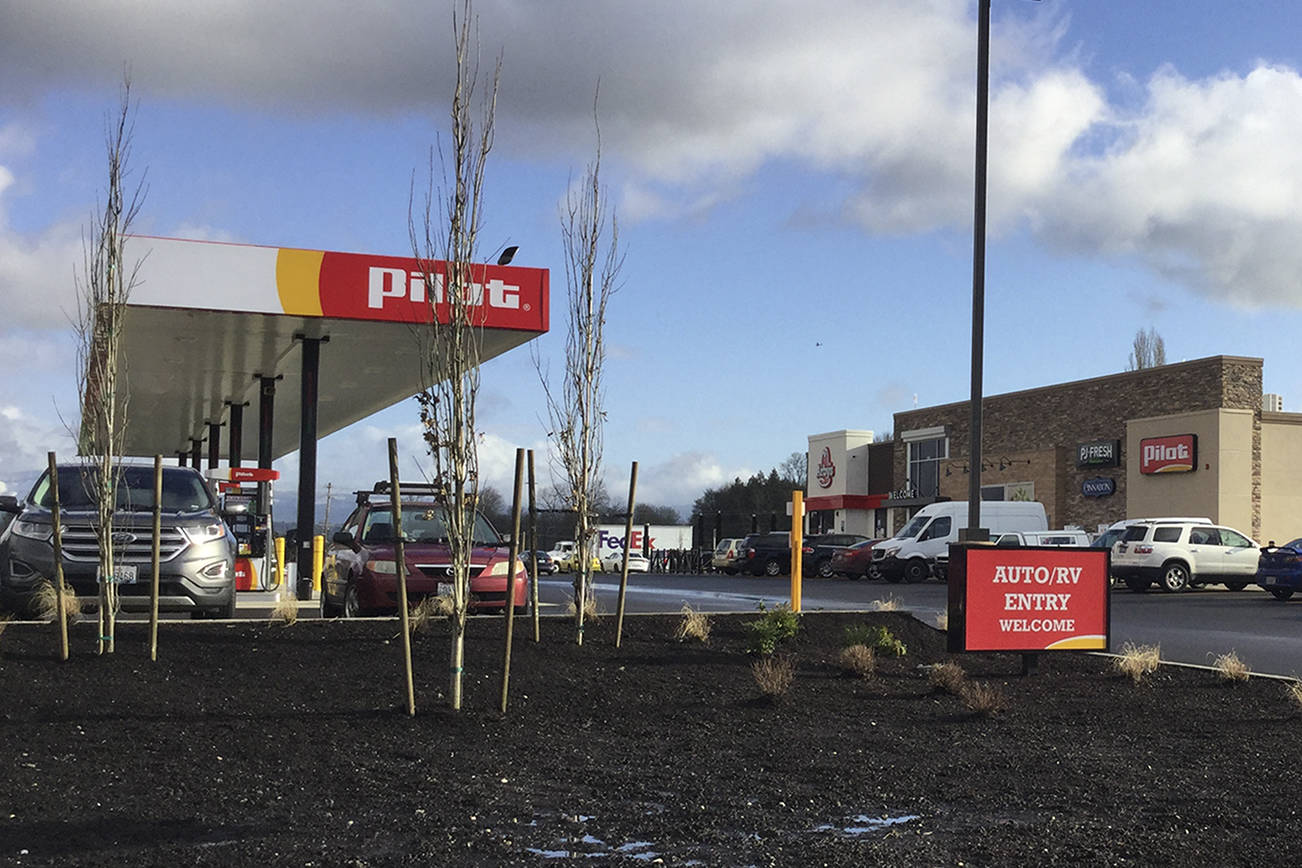 Pilot Travel Center now open at Island Crossing