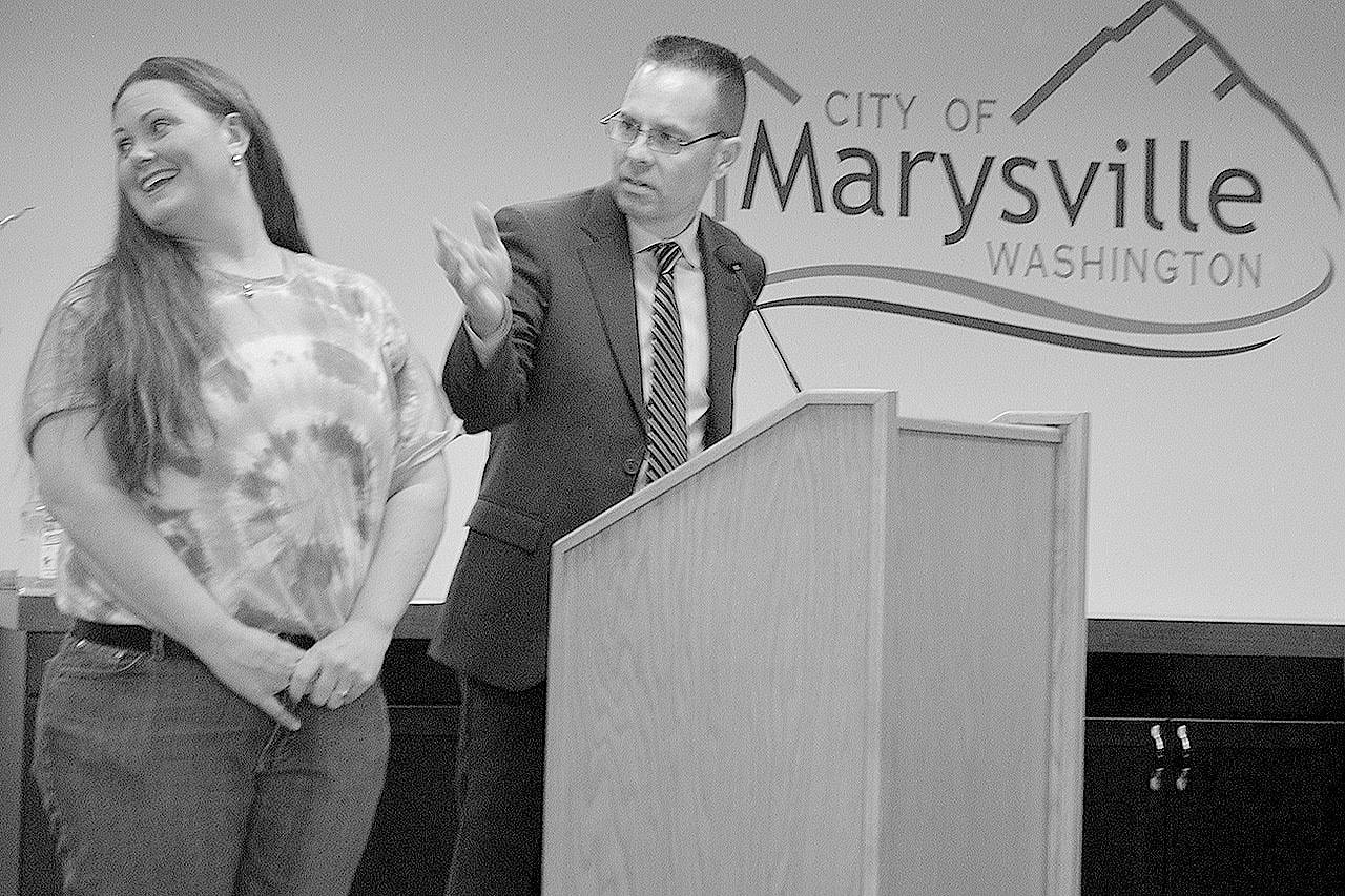 Mayor Nehring gives out award of excellence