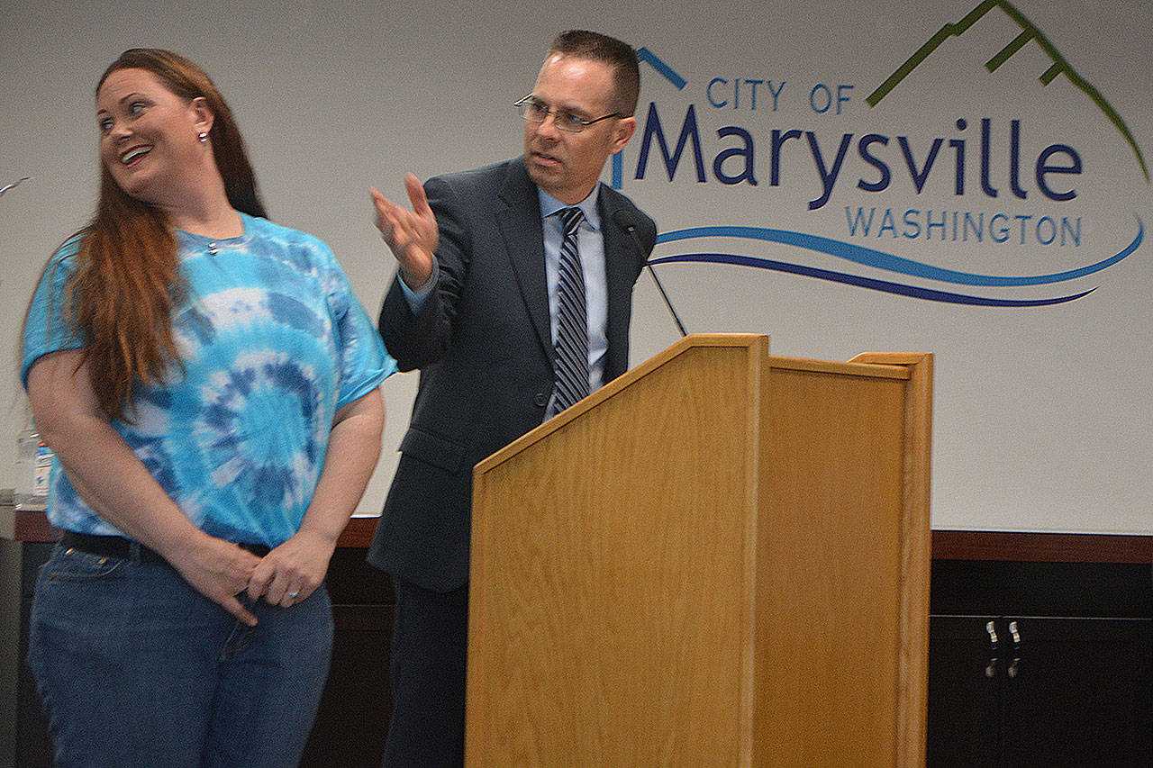 Mayor Nehring gives out award of excellence