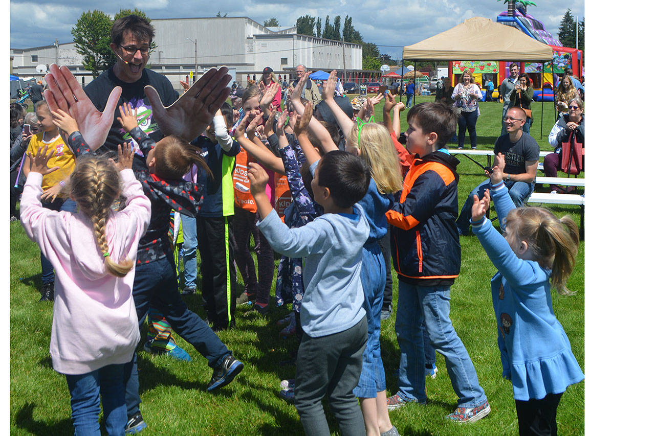 ‘The Zaniac’ gives Marysville Kids Day participants a big hand - actually 2