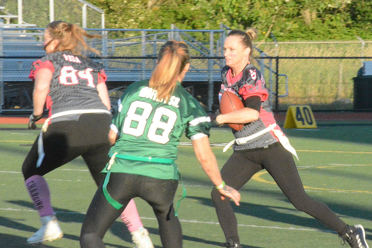Moms raise money for Marysville youth football by playing the game themselves (slide show)