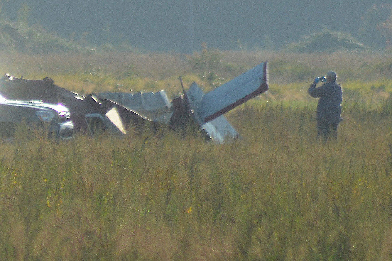 Feds investigate fatal plane crash near Arlington Airport