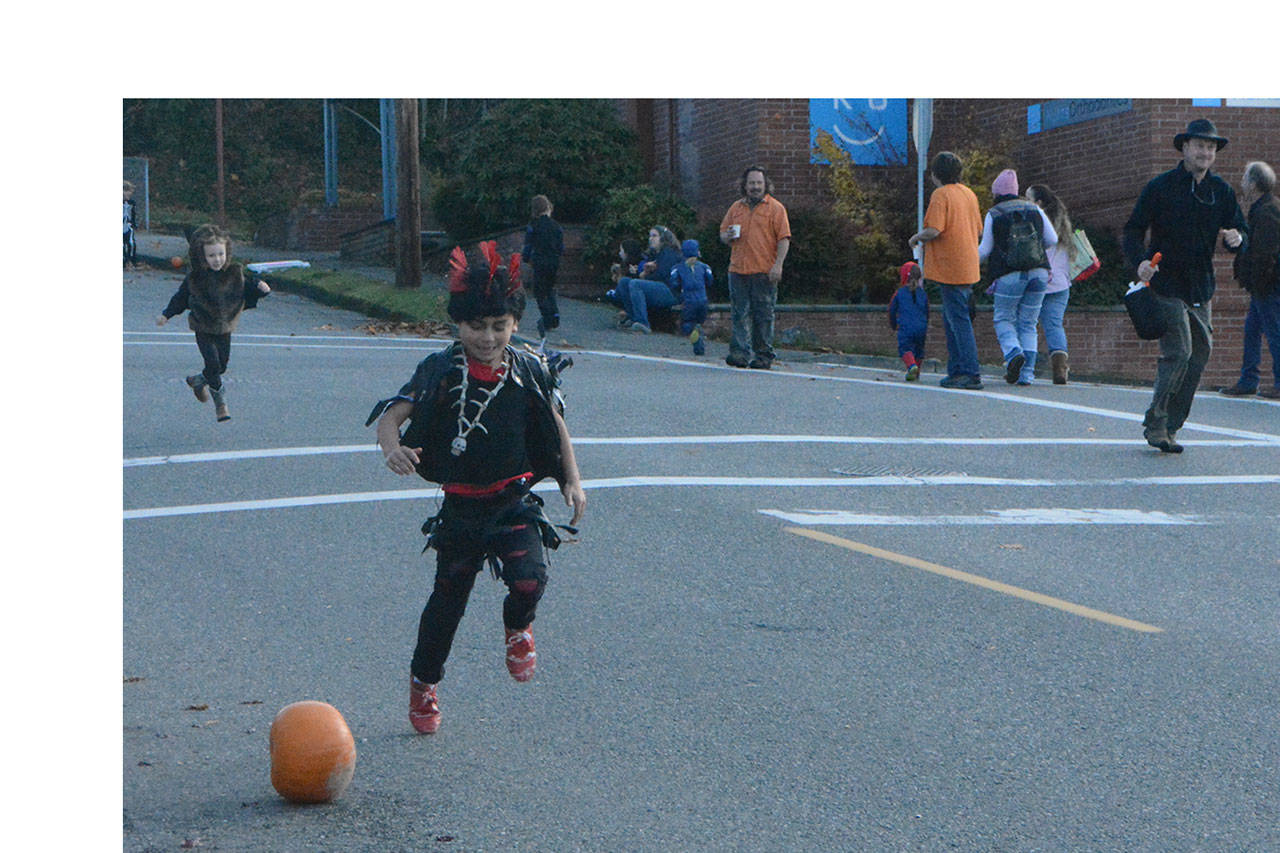 Pumpkin Roll delights kids at Hometown Halloween in Arlington