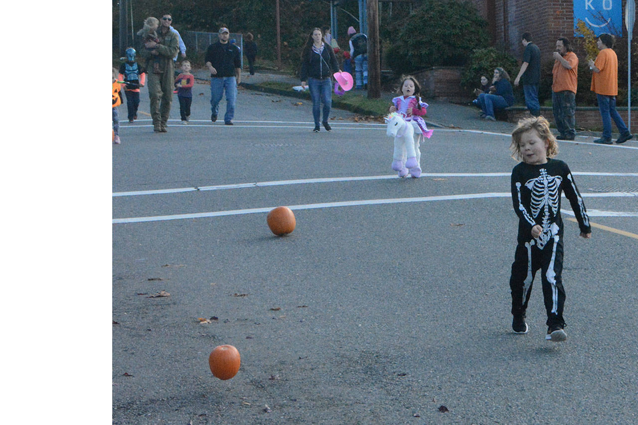 Pumpkin Roll delights kids at Hometown Halloween in Arlington