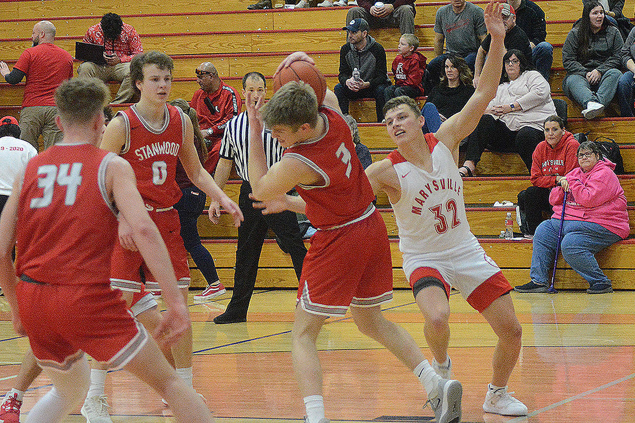 Aaron Kalab of M-P goes after the ball. (Steve Powell/Staff Photos)