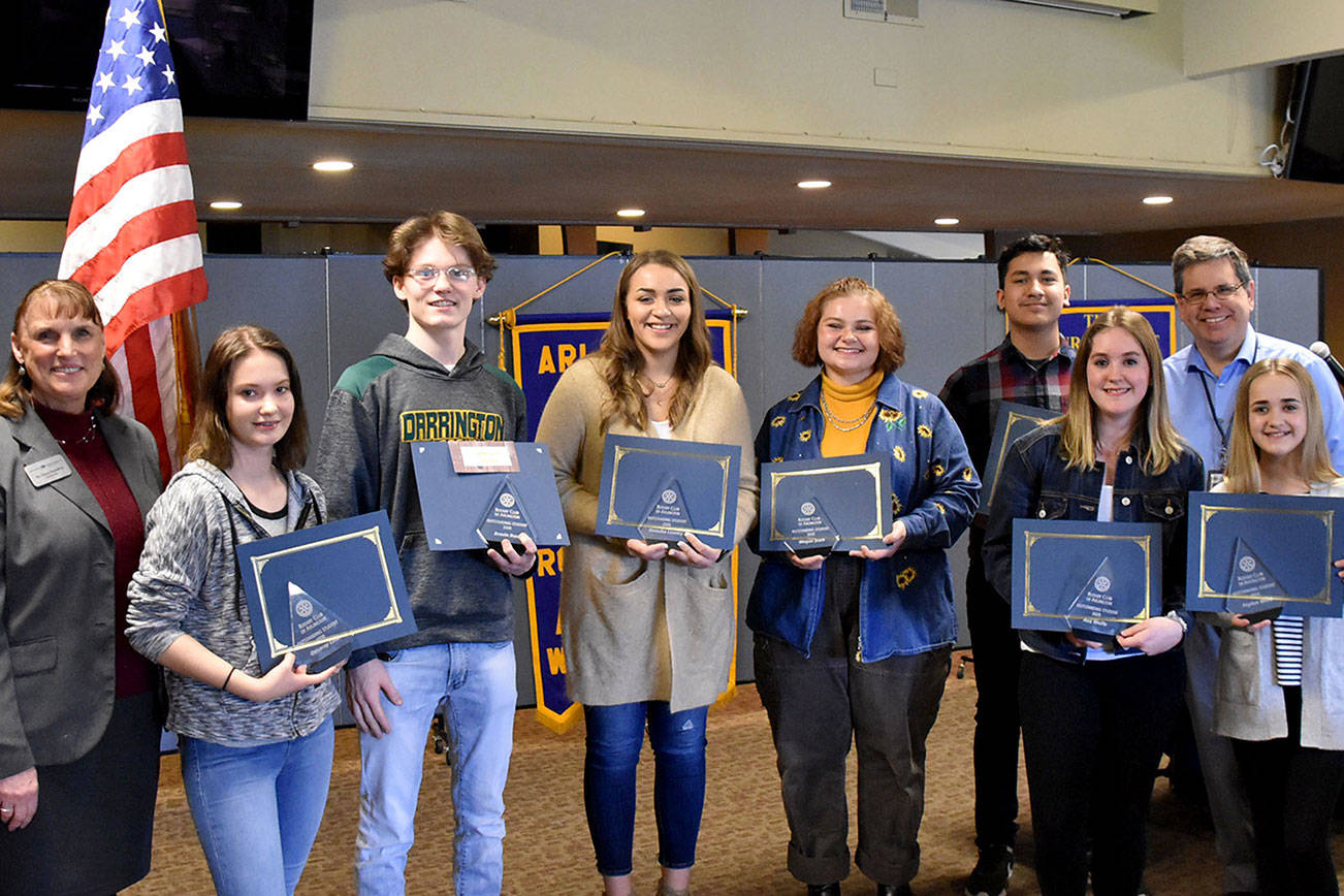 8 local students win Arlington Rotary Club awards