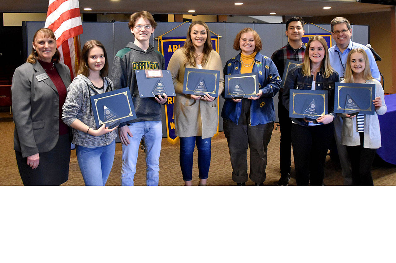 8 local students win Arlington Rotary Club awards
